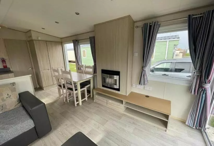 Pg177 Golden Palm Resort 8 Berth Caravan With Decking