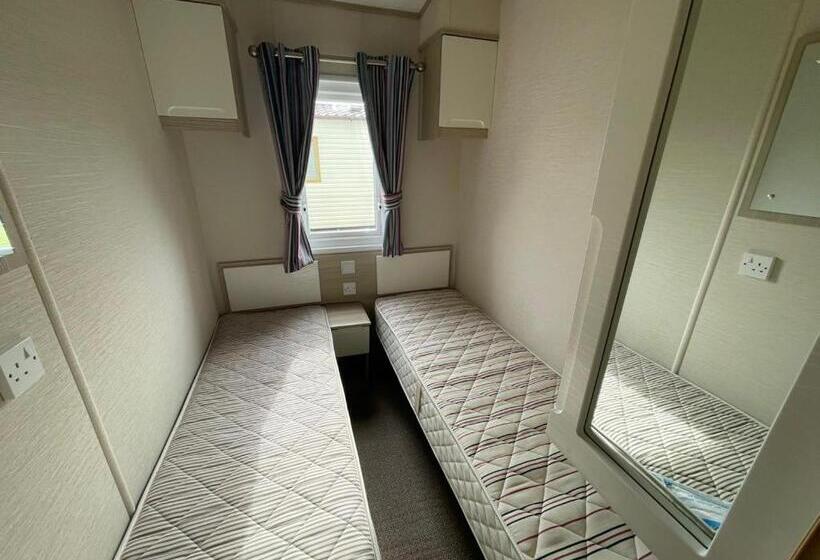 Pg177 Golden Palm Resort 8 Berth Caravan With Decking