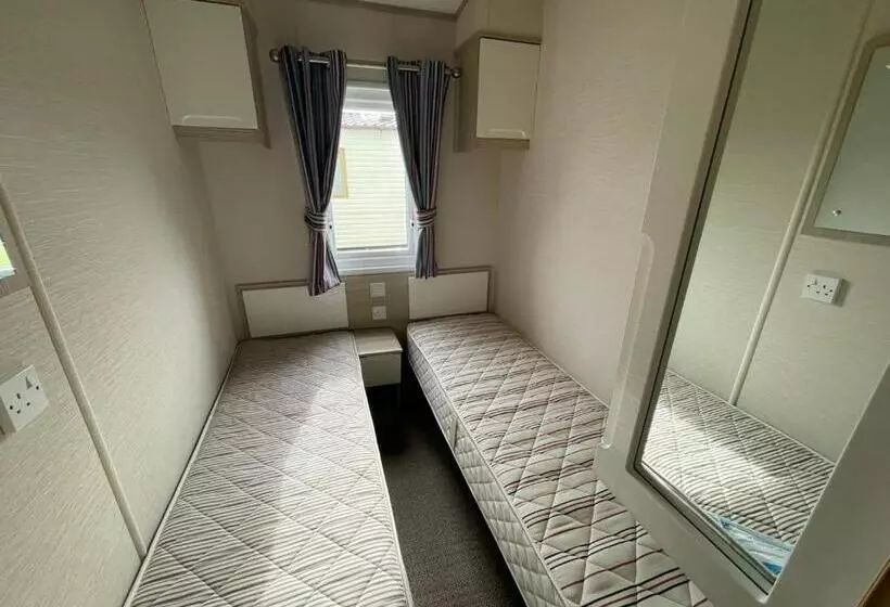 Pg177 Golden Palm Resort 8 Berth Caravan With Decking