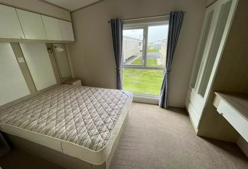 Pg177 Golden Palm Resort 8 Berth Caravan With Decking