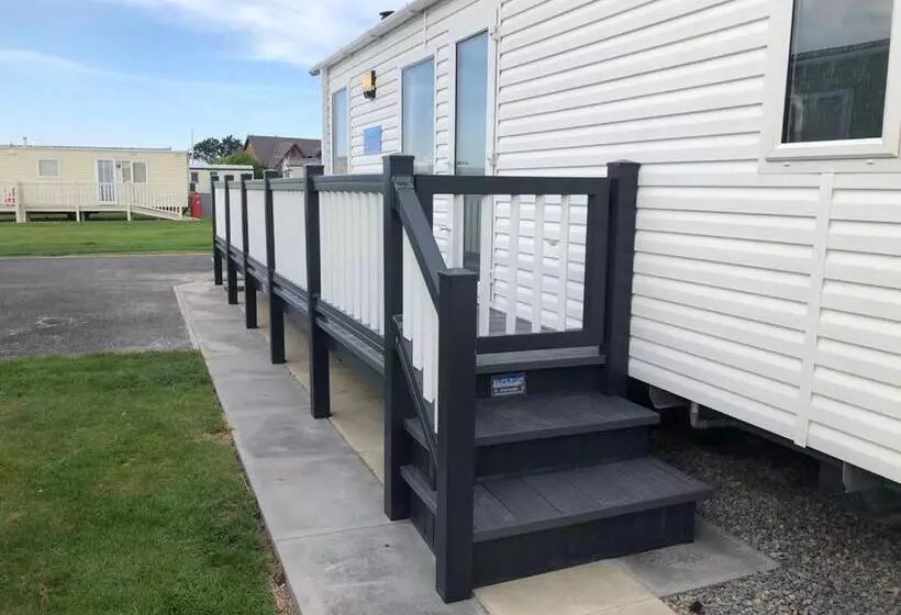 Pg177 Golden Palm Resort 8 Berth Caravan With Decking