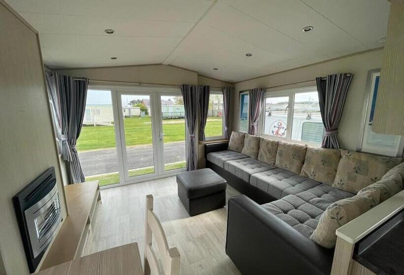 Pg177 Golden Palm Resort 8 Berth Caravan With Decking