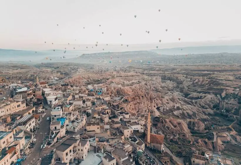 Hotelli Peristyle Cave Cappadocia  Special Class