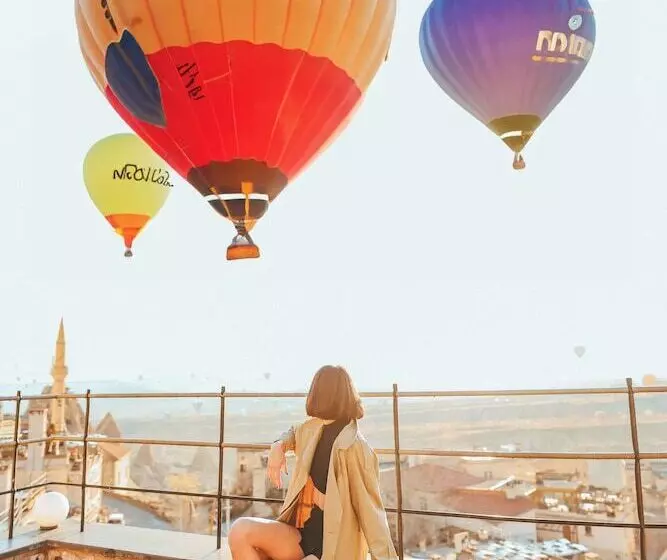 Hotelli Peristyle Cave Cappadocia  Special Class