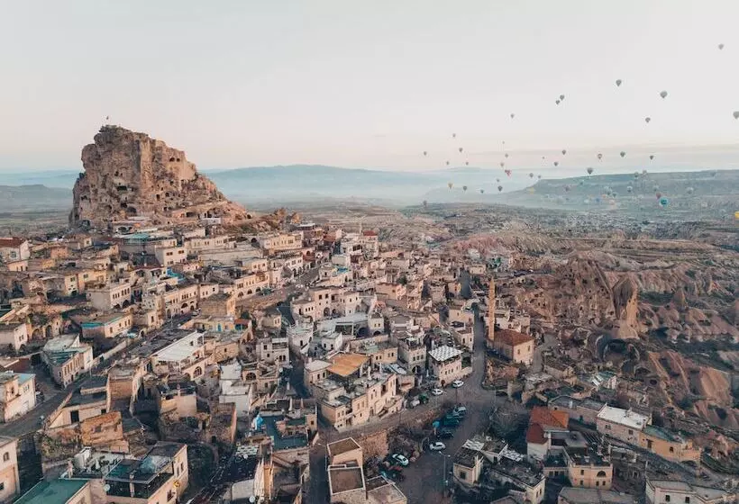 Hotelli Peristyle Cave Cappadocia  Special Class