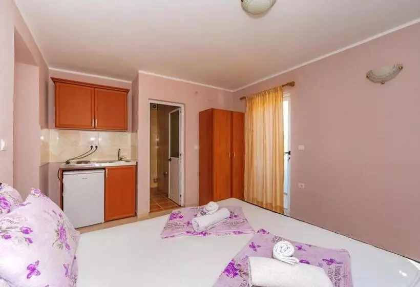 پانسیون Guest House Edita