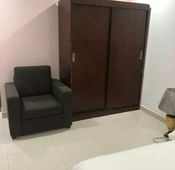 أجنحه الحمراء للشقق الفندقيه
