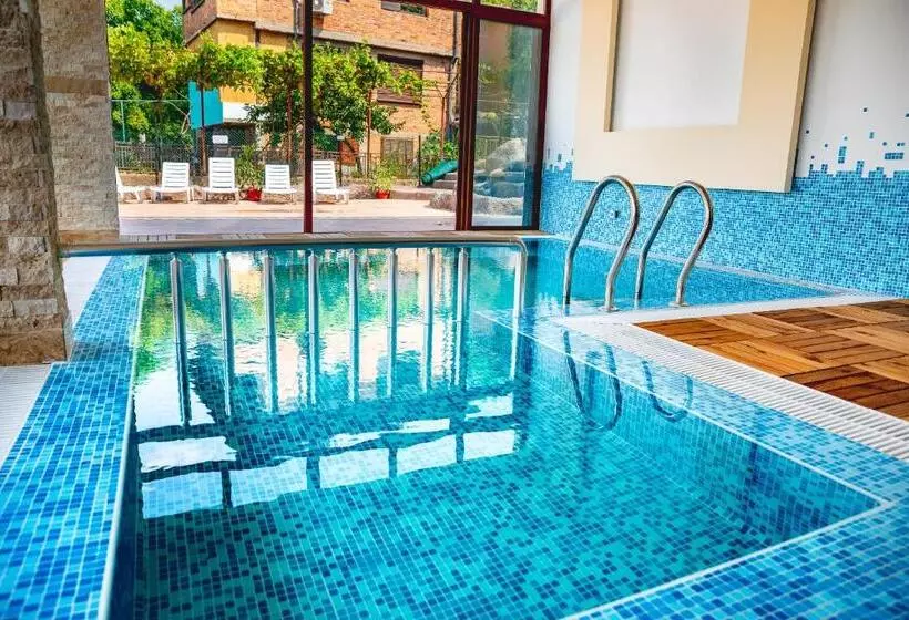 ユースホステル стаи за гост хит хаус и спа