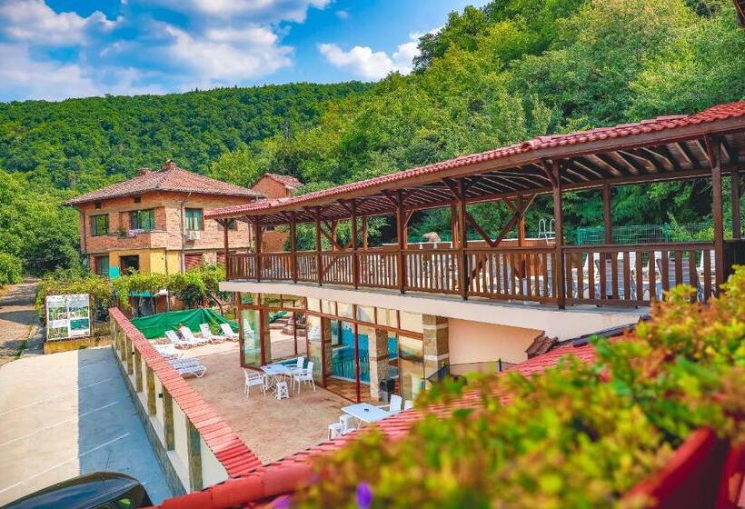 ユースホステル стаи за гост хит хаус и спа