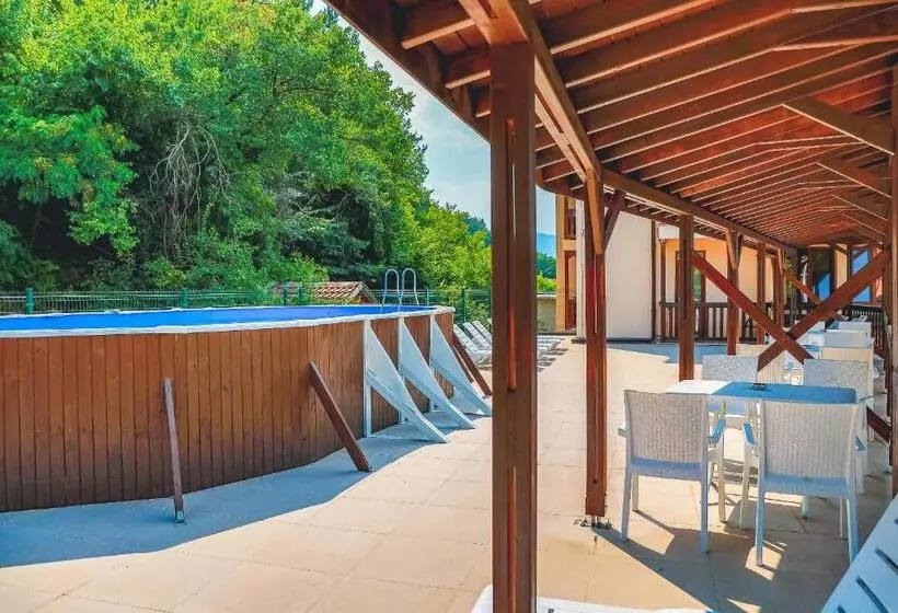 ユースホステル стаи за гост хит хаус и спа