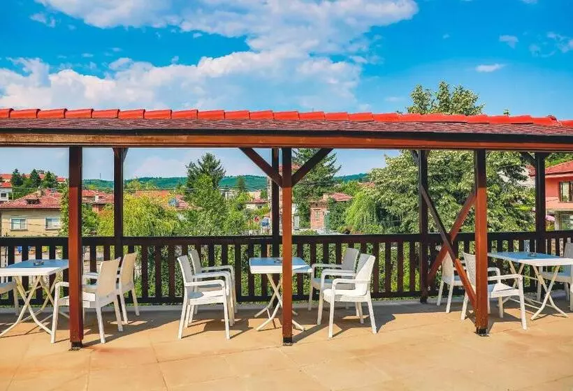 ユースホステル стаи за гост хит хаус и спа