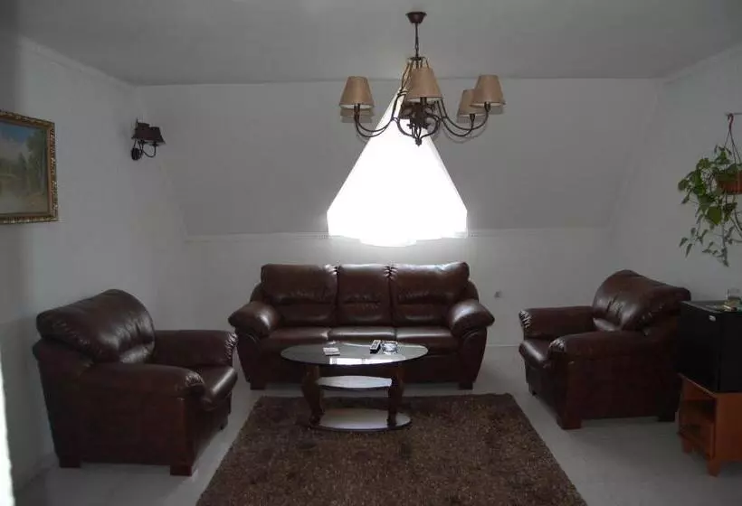 Retkeilymaja отель вышеград