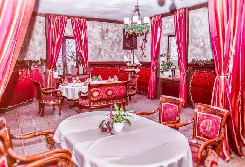 Retkeilymaja отель вышеград