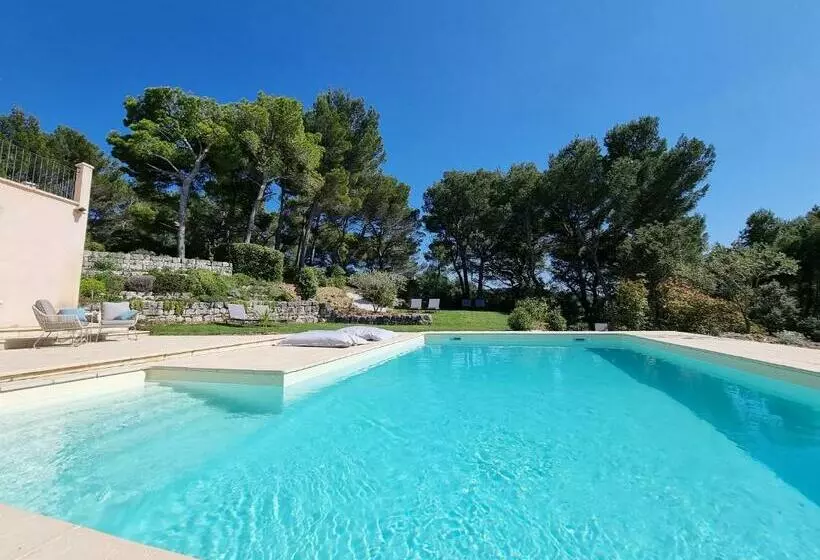 Aamiaismajoitus (B&B) Cosy En Provence   Piscine Chauffée De Mai à Septembre