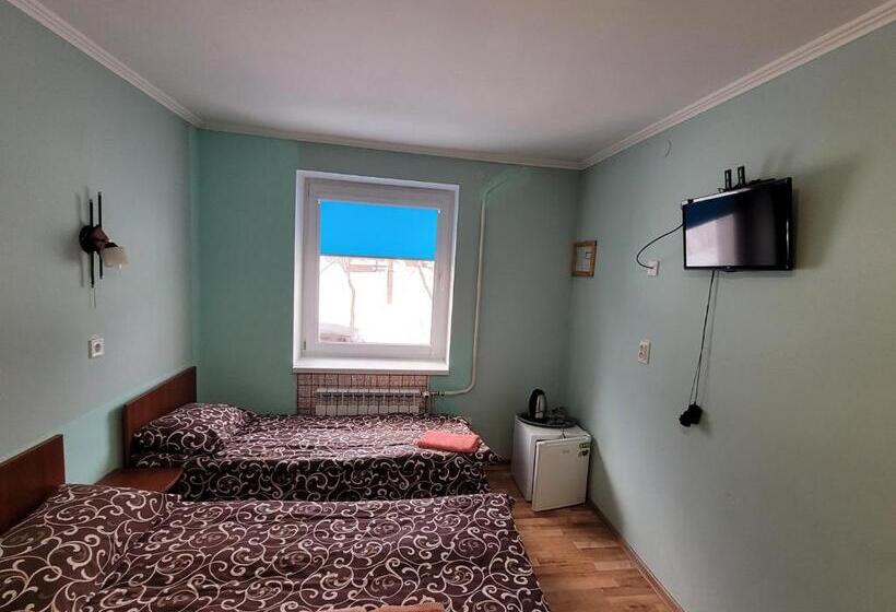 فندق база відпочинку тростян