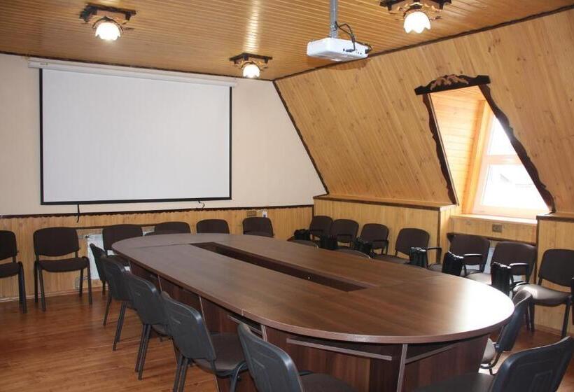 فندق база відпочинку тростян