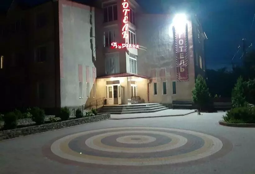 Hotelli готель адріана