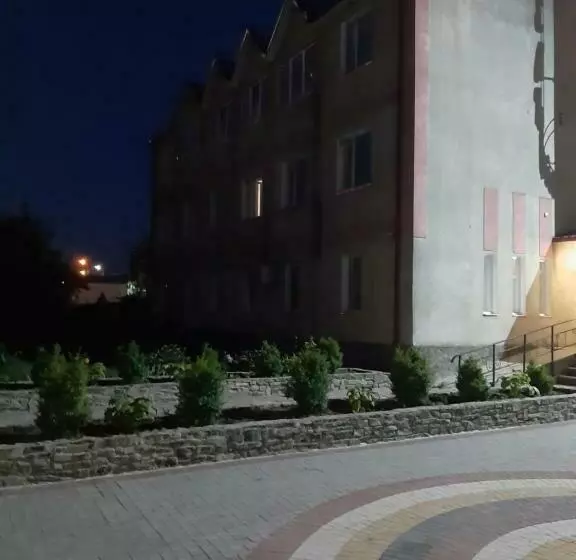 Hotelli готель адріана