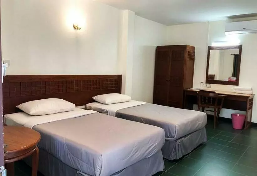 Suansin Garden Hotel โรงแรมสวนสินการ์เด้น