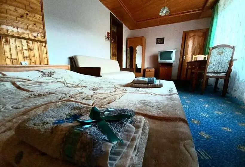 Majatalo у тараса і лесі