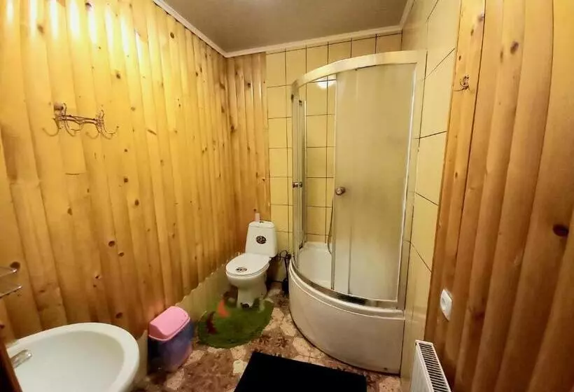 Majatalo у тараса і лесі