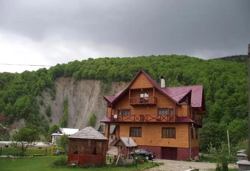 Majatalo у тараса і лесі