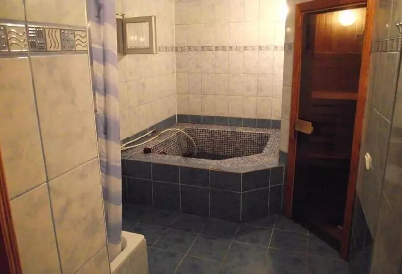 Majatalo у тараса і лесі