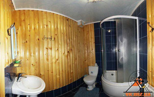 Pension (Hôtel basse catégorie) у тараса і лесі