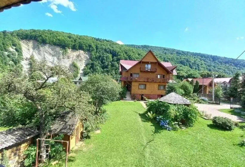 Majatalo у тараса і лесі