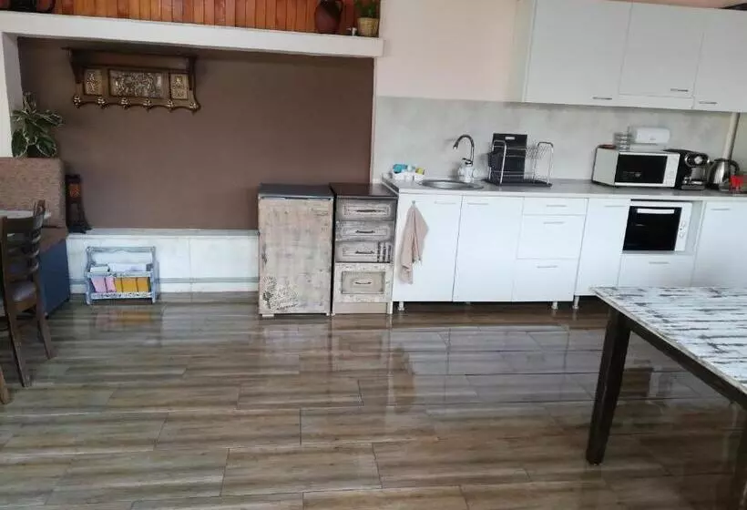 ペンション приятелската къща