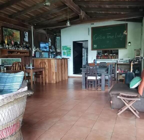 민박 La Ceiba Tree Lodge