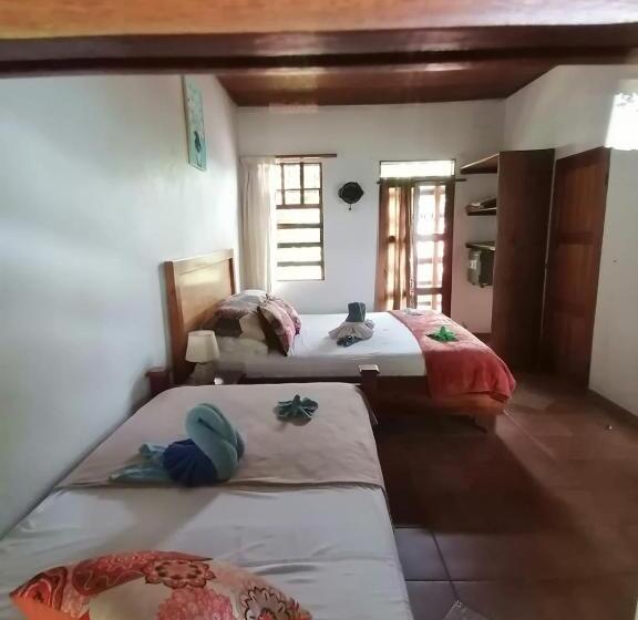 민박 La Ceiba Tree Lodge