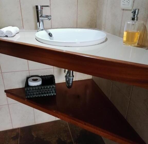 민박 La Ceiba Tree Lodge