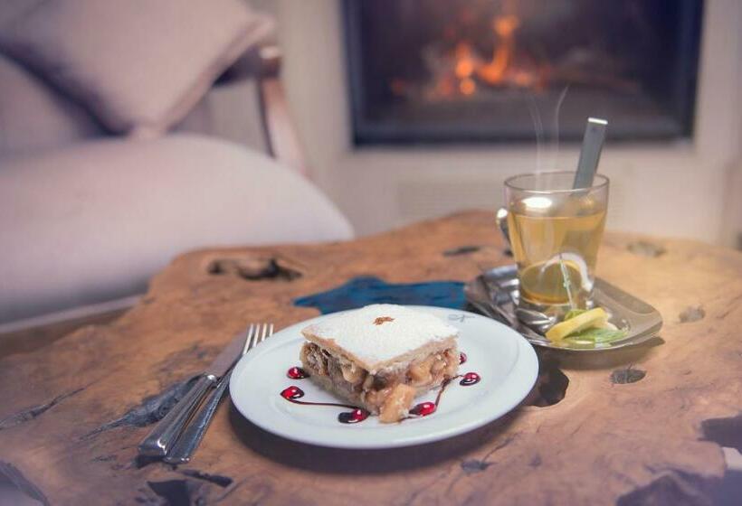 هتل Korineum Golf & Beach Resort