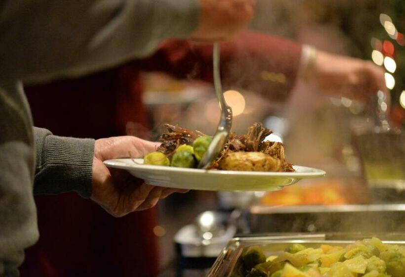 هتل Korineum Golf & Beach Resort