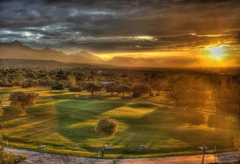 هتل Korineum Golf & Beach Resort