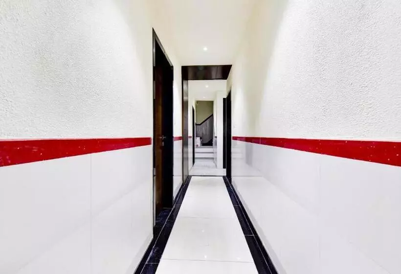 ホテル O Suman Palace