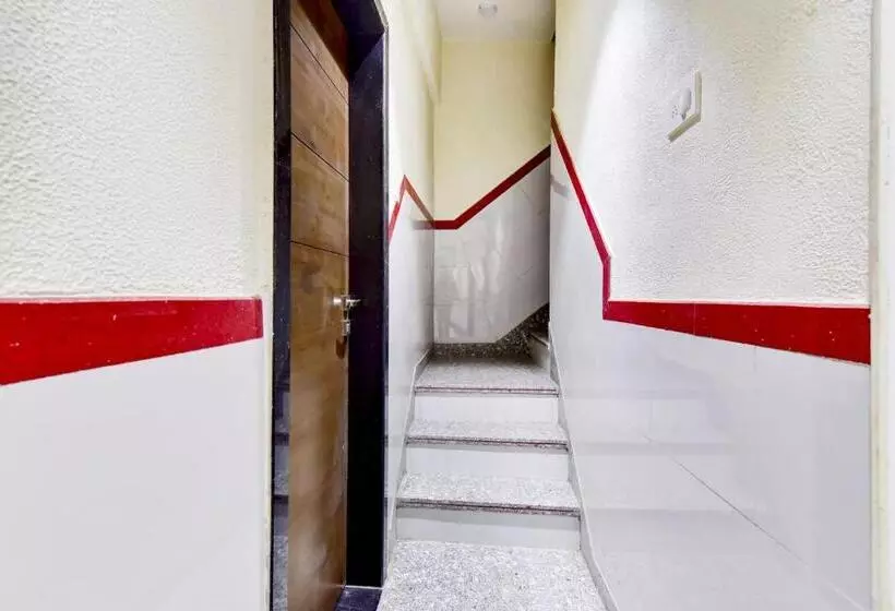 ホテル O Suman Palace