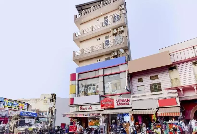 ホテル O Suman Palace