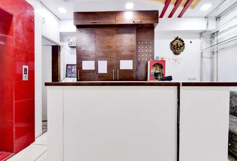 ホテル O Suman Palace