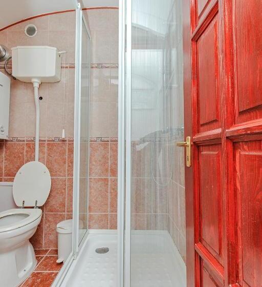 بنسيون Barokk Vendégház