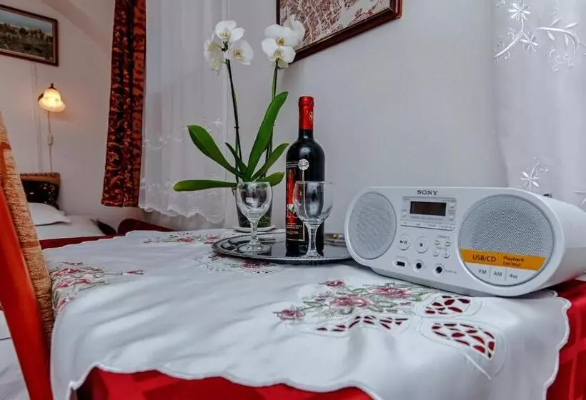 پانسیون Barokk Vendégház