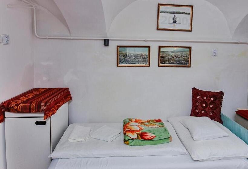 بنسيون Barokk Vendégház