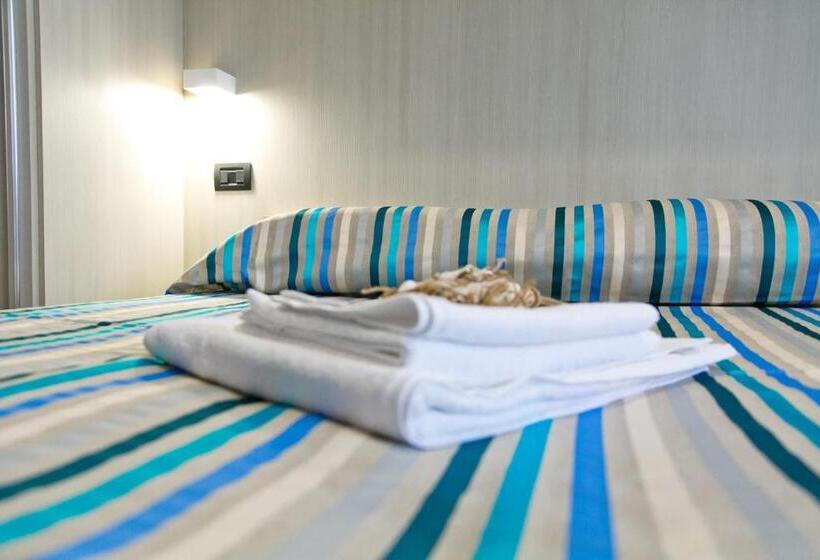 بنسيون Bluemarine Apartment