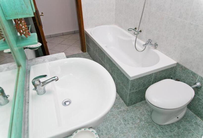 بنسيون Bluemarine Apartment