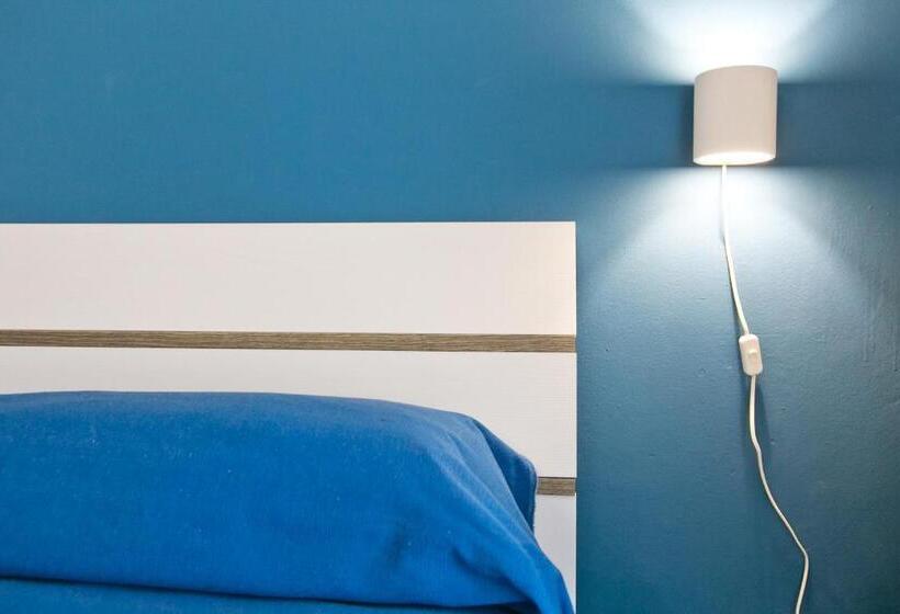 بنسيون Bluemarine Apartment