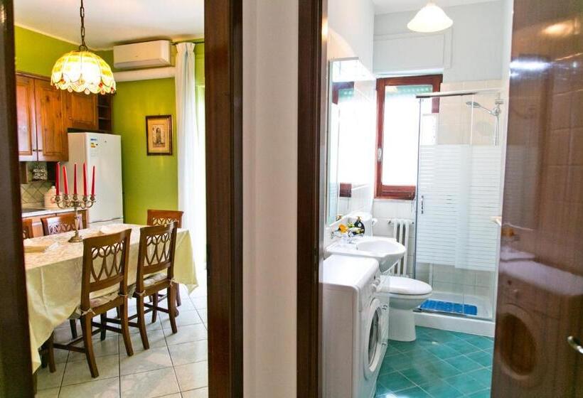 بنسيون Bluemarine Apartment