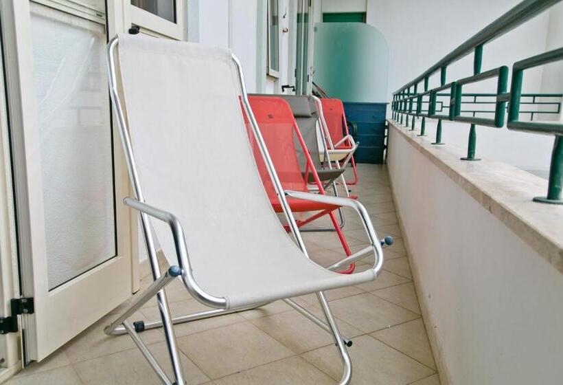 بنسيون Bluemarine Apartment