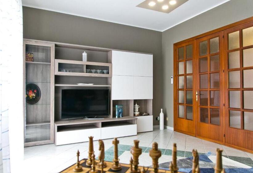 بنسيون Bluemarine Apartment