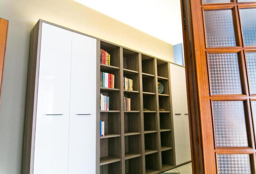 بنسيون Bluemarine Apartment